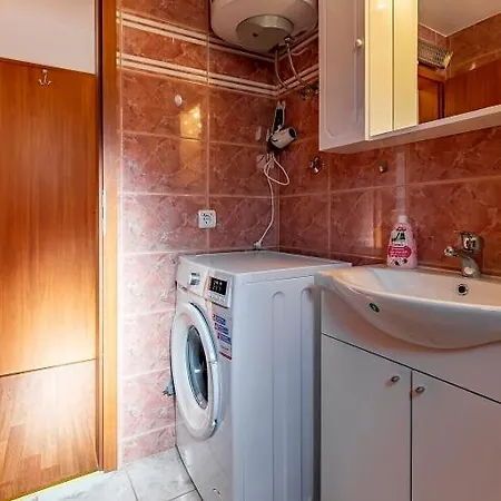 Lola Apartment